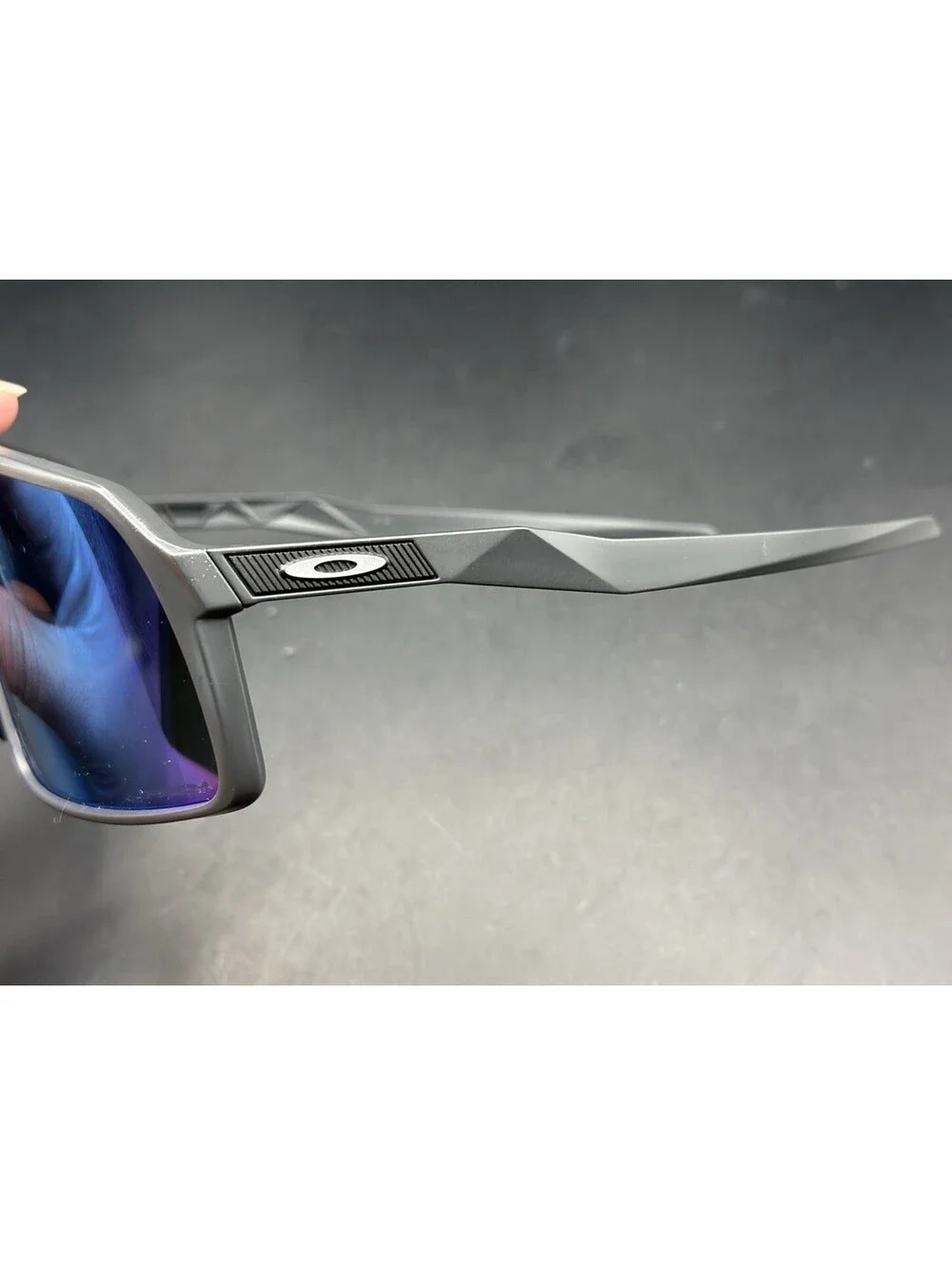 Oakley Sutro Matte Carbon w/ Prizm Sapphire Lens/(Nosepad Included)